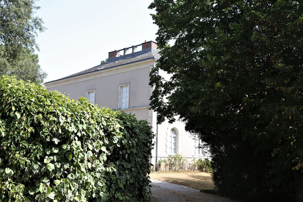 façades sud et ouest, vue partielle