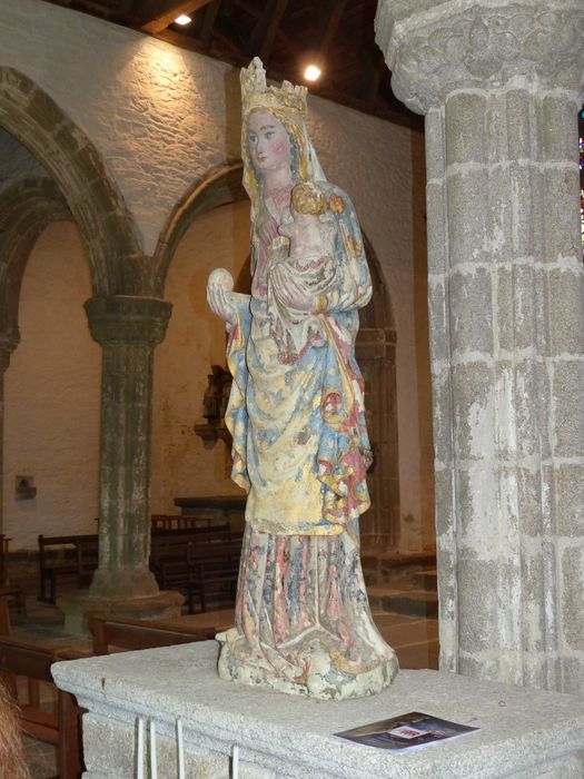 statue : Vierge allaitant dite Notre-Dame de Languivoa, vue générale