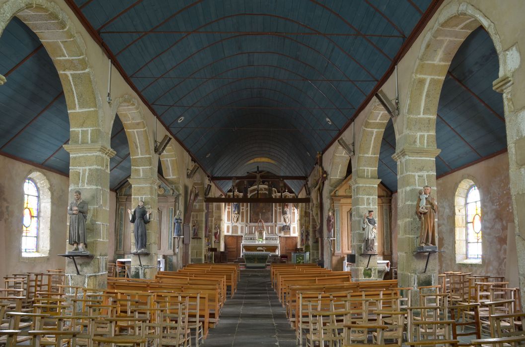 Eglise Saint-Pierre : Nef, vue générale