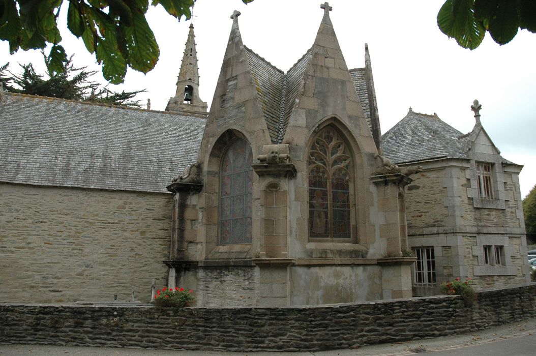 Eglise Saint-Jacques : Façades est, chevet et sacristie