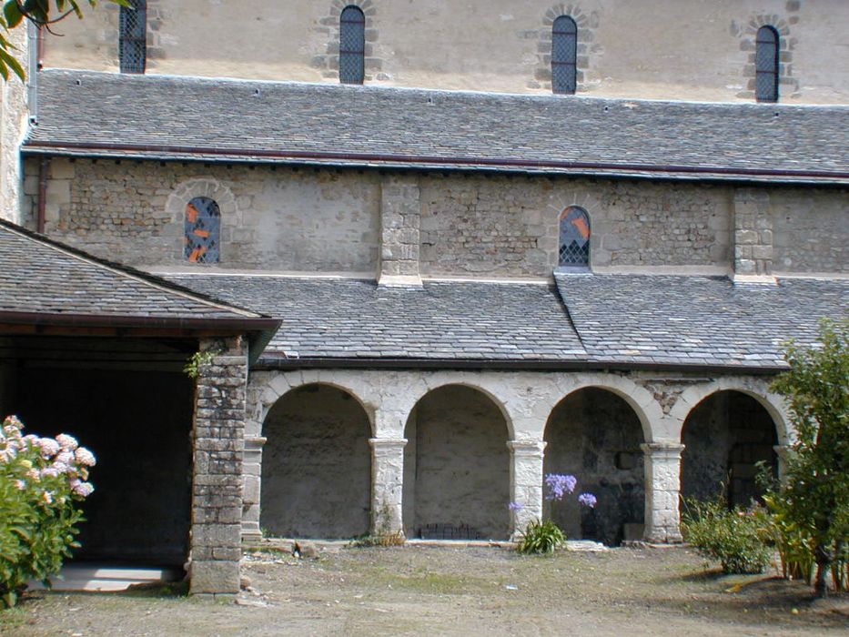 Ancien prieuré de Locmaria, ancienne caserne Emeriau : Vestiges du cloître