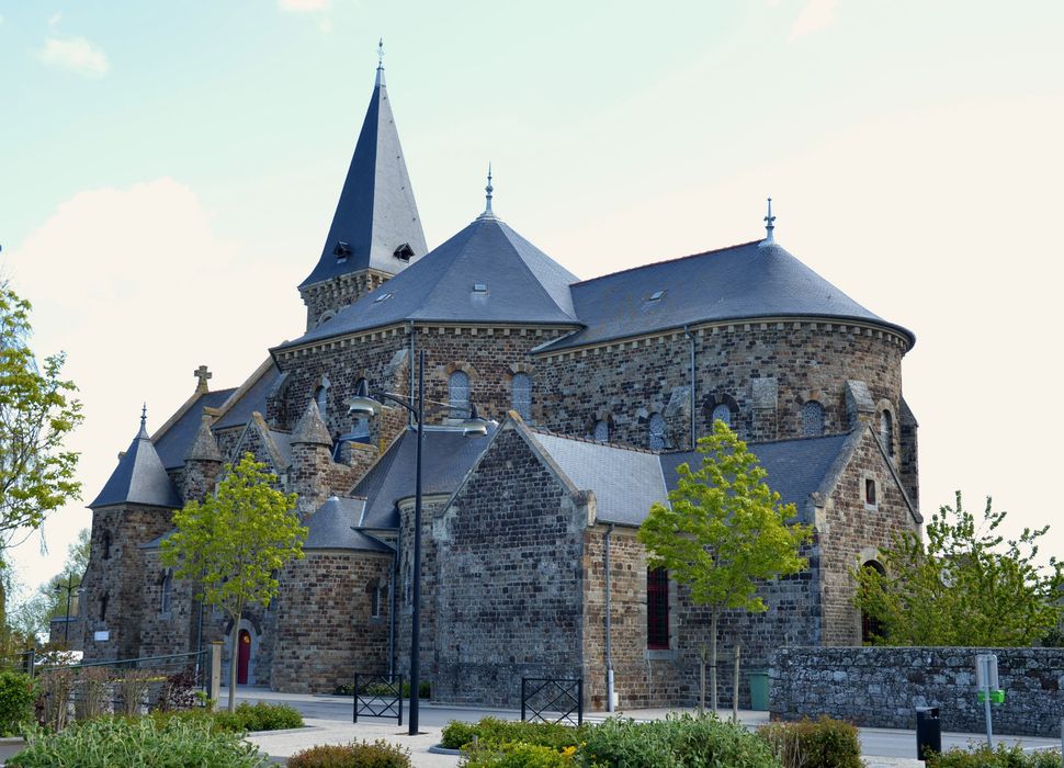 Eglise Saint-Méen et Sainte-Croix : Vue générale sud-ouest