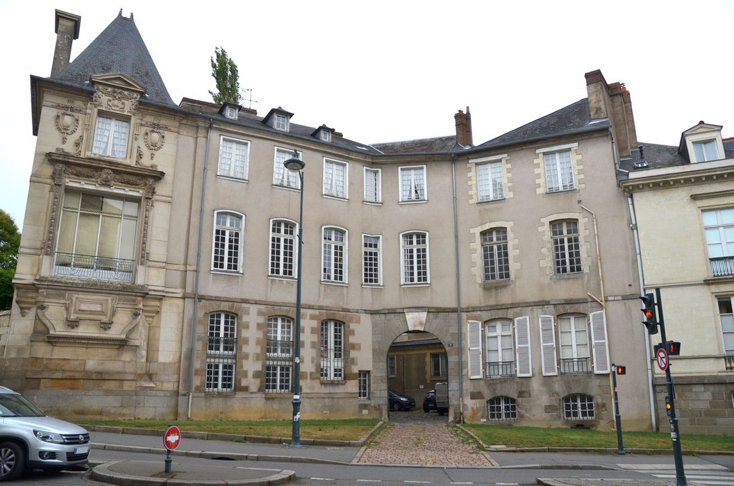 Hôtel de Cuillé : Façade antérieure sur rue