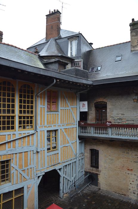 Ancienne prison Saint-Michel : Bâtiment sud, façade sur cour