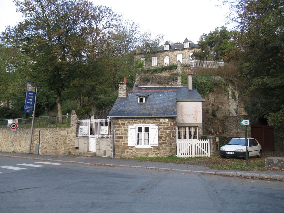 vue générale depuis le quai, au premier plan la Vignette