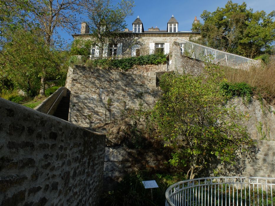 étagement des terrasses depuis la plate-forme supérieure du four