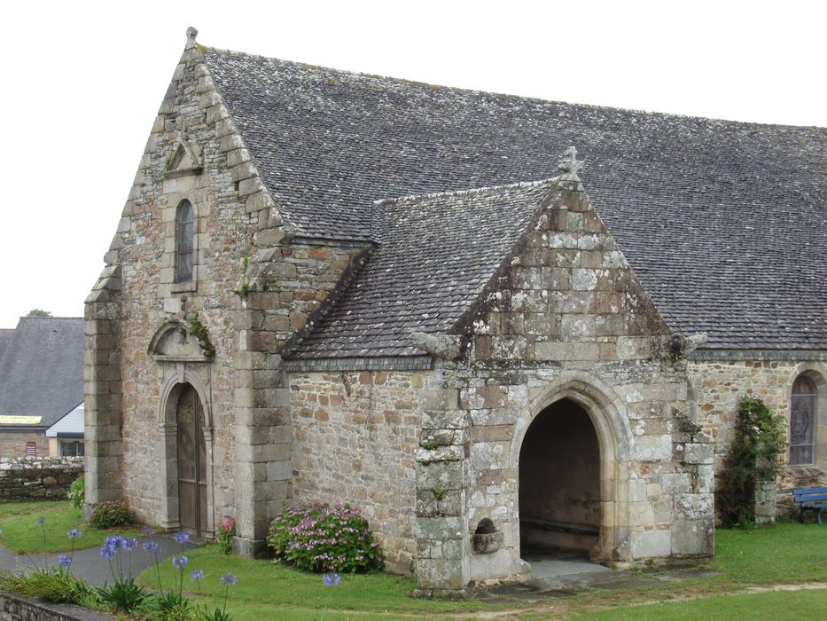 façade ouest, porche d’accès sud