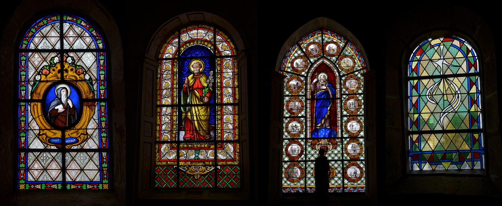 verrières de la chapelle sud et de la chapelle des fonts