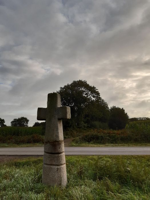 vue générale de la croix dans son environnement