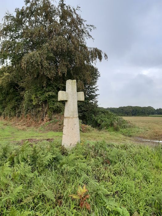 vue générale de la croix dans son environnement