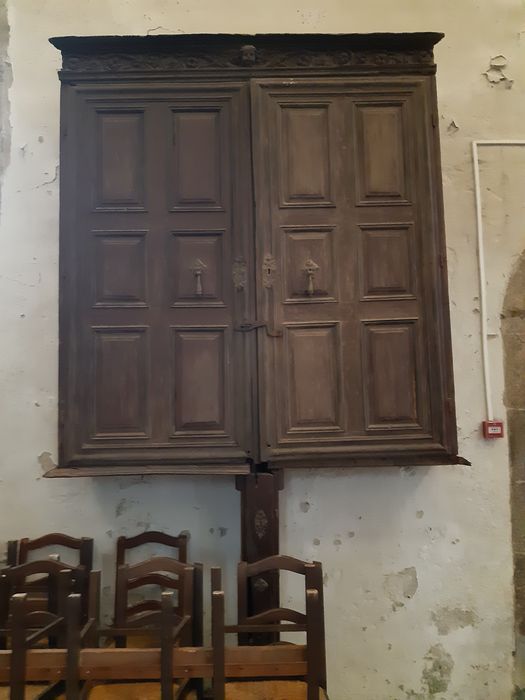 armoire de bannière de procession