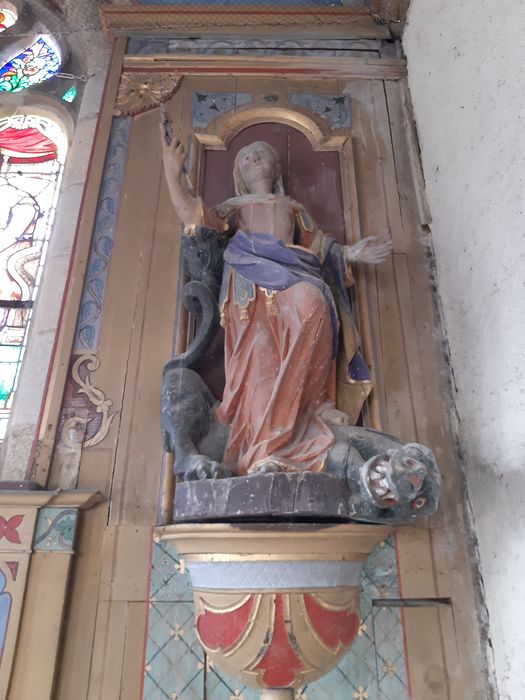 statue : Sainte Marguerite et le dragon