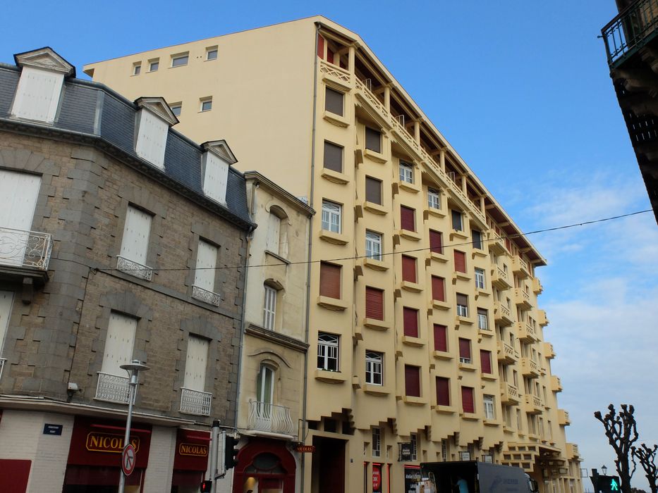 façade est sur rue