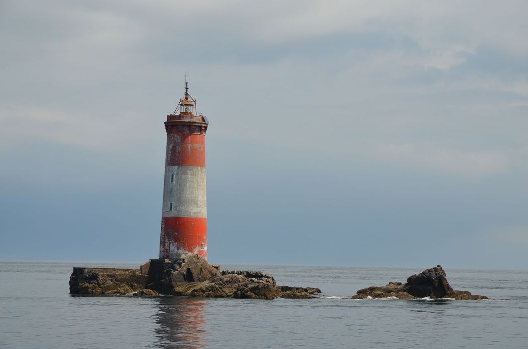 vue générale du phare dans son environnement