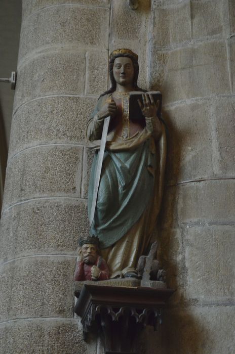 groupe sculpté : Sainte Catherine