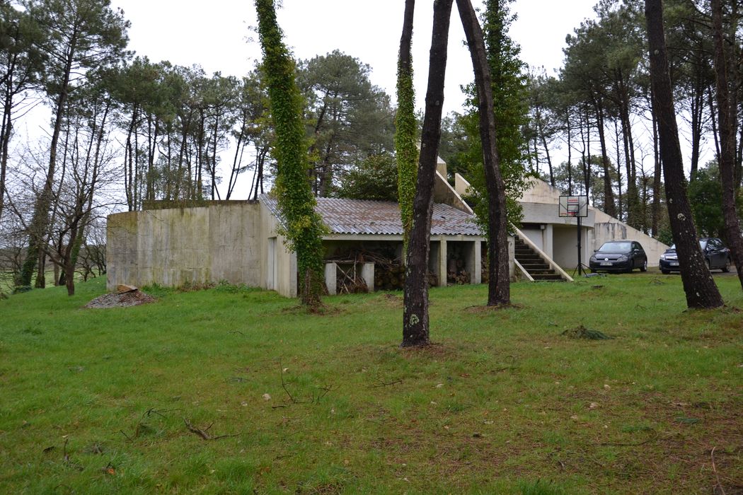 vue générale de la maison depuis le Sud-Ouest