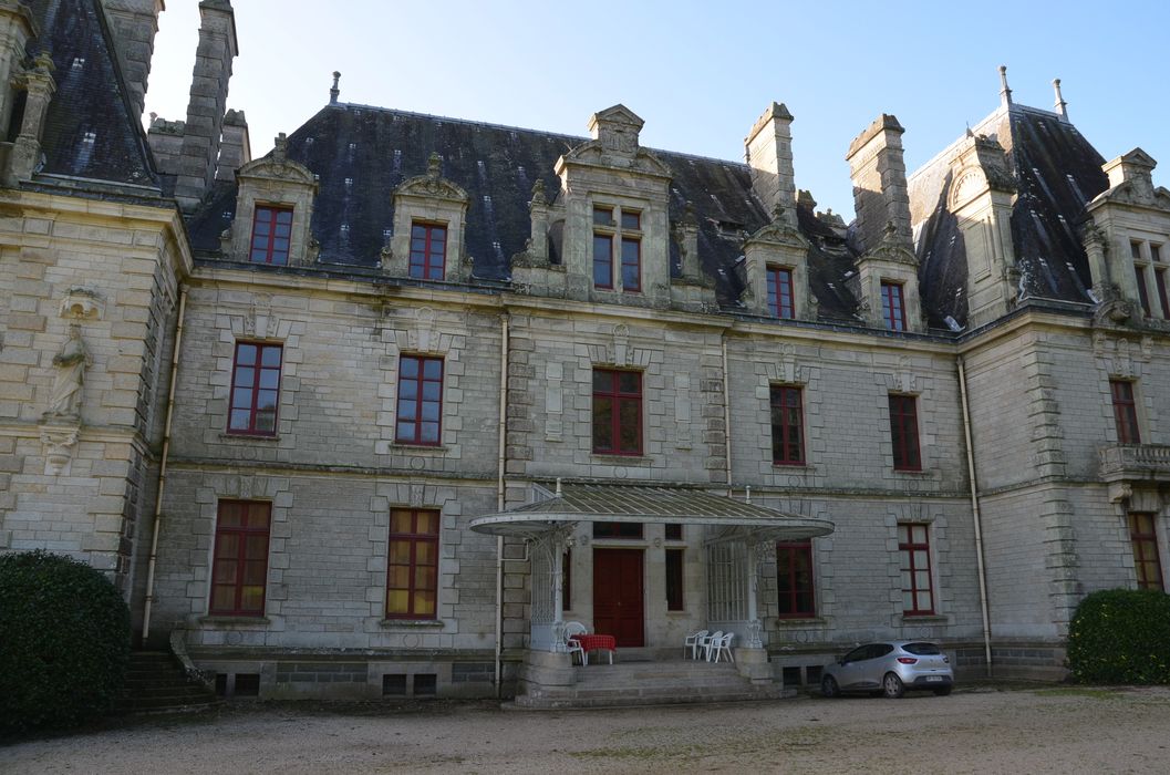 façade nord-est, vue partielle