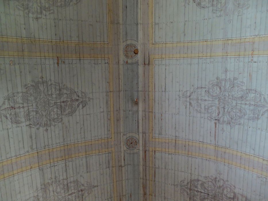 nef, plafond lambrissé, vue partielle