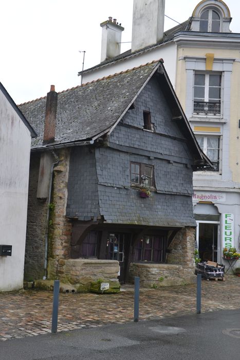 façade antérieure sur rue