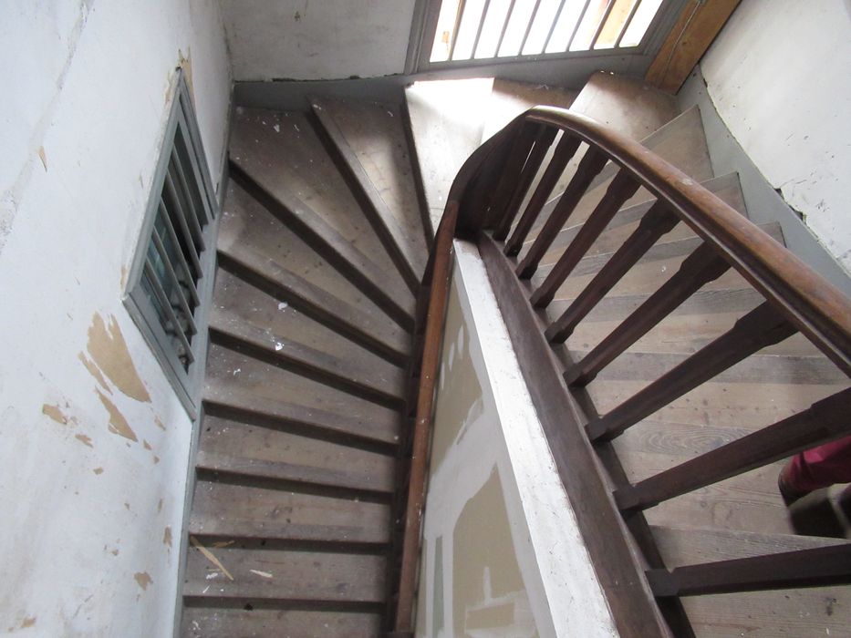 escalier, vue partielle