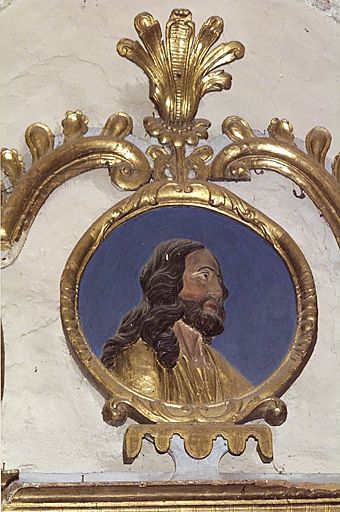 retable du maître-autel. Médaillon du Christ, avant dépose et restauration.