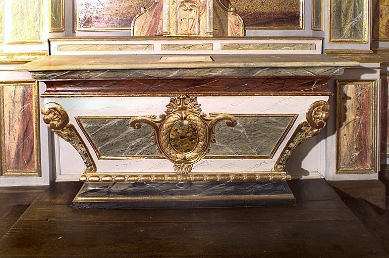 Autel du retable. - © Inventaire général, ADAGP  ; © Monuments historiques, 2000