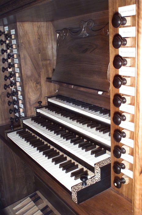 orgue de tribune, partie instrumentale, détail des claviers