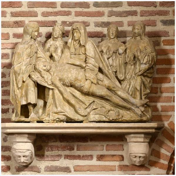 Groupe sculpté : Vierge de Pitié avec saint Jean et les trois Maries, vue générale. groupe sculpté : Vierge de Pitié avec saint Jean et les trois Maries, vue générale