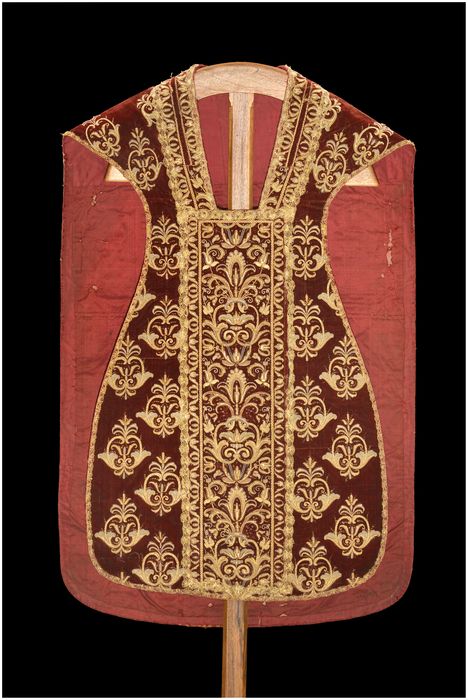 chasuble (ornement rouge)