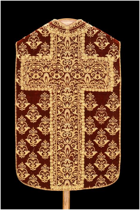 chasuble (ornement rouge)