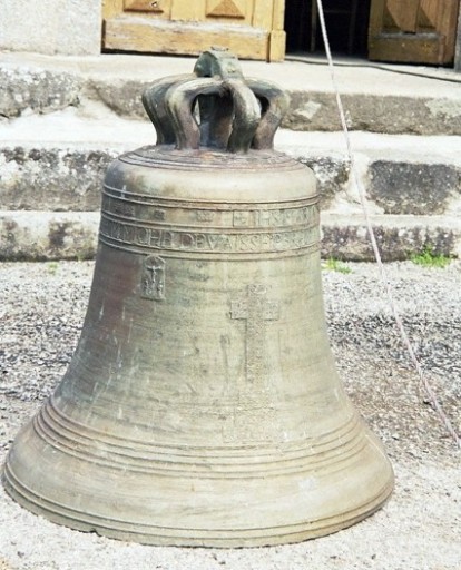 Cloche de Saint-Pardoux : vue générale. - © Monuments historiques ; © CAOA Corrèze