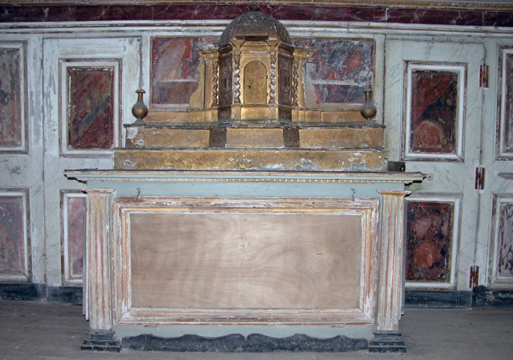 Autel, 2 gradins d'autel, tabernacle (maître-autel)