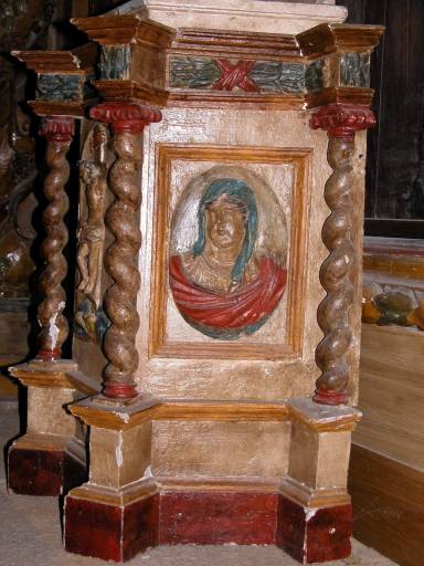 Pan droit du tabernacle, après restauration : buste de la Vierge.