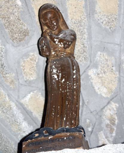 Statuette : Vierge dite Notre-Dame des Prisonniers