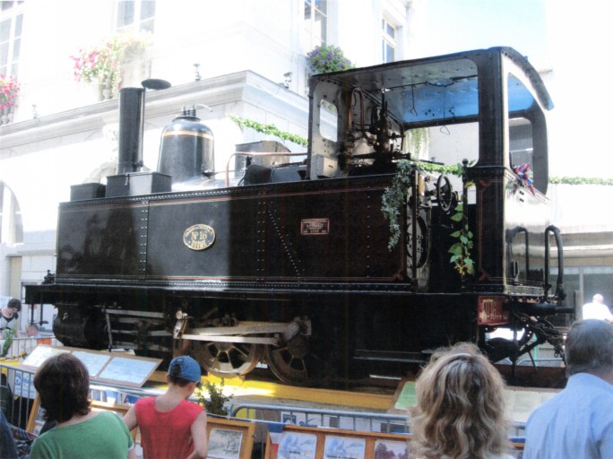 Vue générale lors de son exposition devant la mairie de Dieulefit en août 2007. - © Ministère de la culture