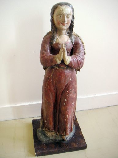 Statue : sainte