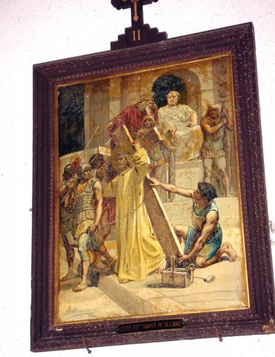Station II : Jésus est chargé de sa croix.