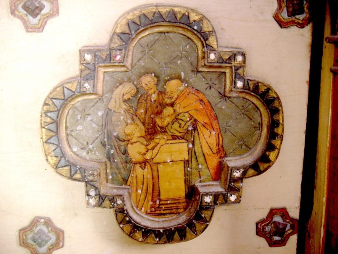 Détail du deuxième médaillon : la présentation de Jésus au Temple.