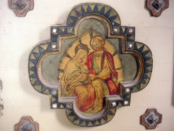 Détail du quatrième médaillon : le Christ et la Vierge en gloire.