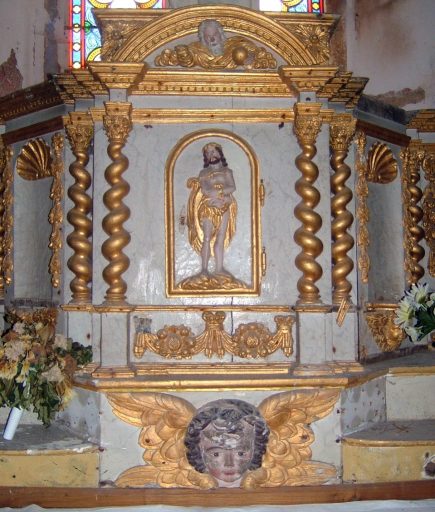 2 gradins d'autel, tabernacle à ailes et ses 2 statuettes (autel latéral nord)