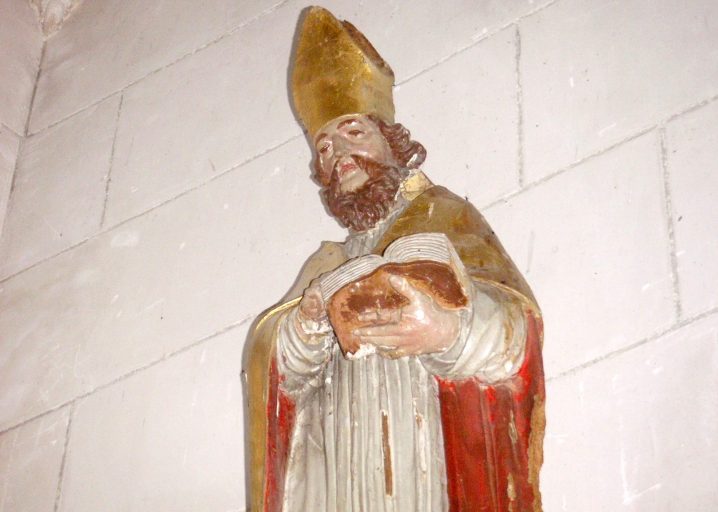 Saint évêque lisant, détail du buste.
