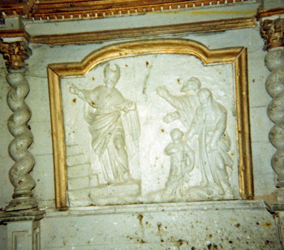 Aile droite du tabernacle, avant restauration : la présentation de la Vierge au Temple.