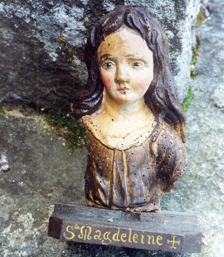 Statuette : sainte Madeleine