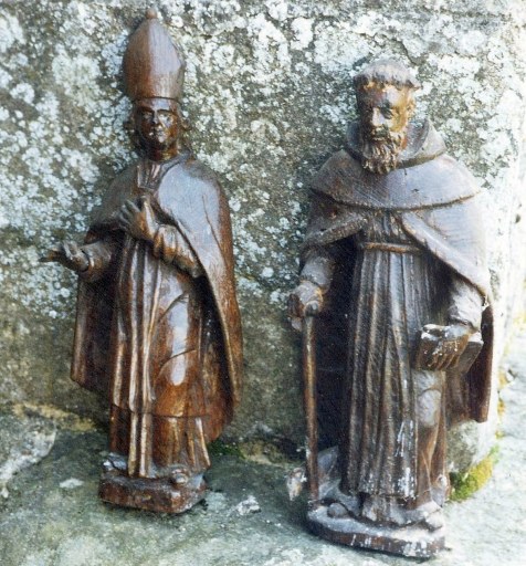 2 statuettes : saint évêque, saint Antoine