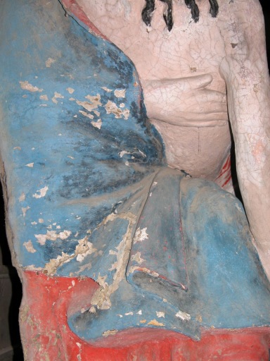 Détail de la main droite de la Vierge, soutenant le torse du Christ.