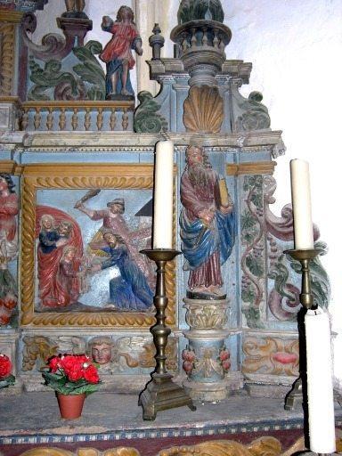 Détail de l'extrémité de l'aile droite du tabernacle, avec la statuette de saint Paul, avant restauration.