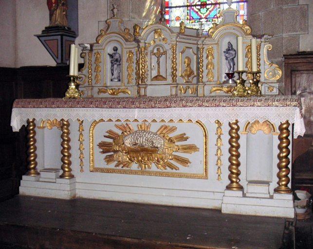 Maître-autel, tabernacle à ailes et thabor