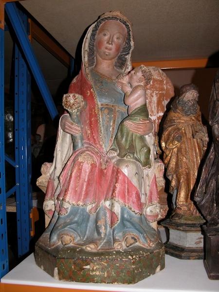 Statue : Vierge à l'Enfant allaitant