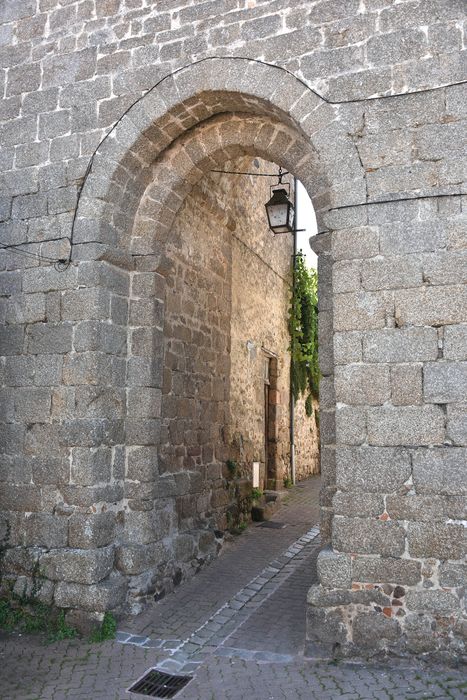 Ancienne porte de ville : Vue générale