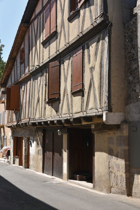 Maison à pans de bois : Façade sur rue, vue générale